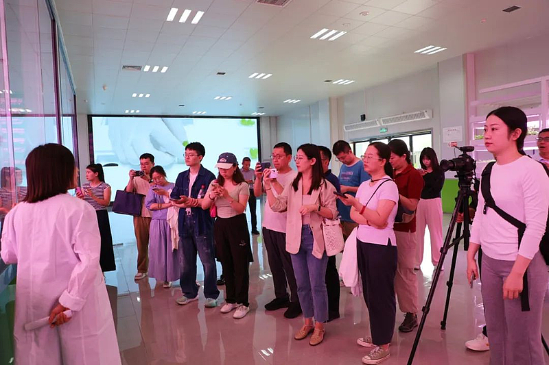 活力中國(guó)調(diào)研行·萬(wàn)千氣象看陜西 | 楊凌 農(nóng)業(yè)“智慧大腦”背后的軟件開(kāi)發(fā)力量